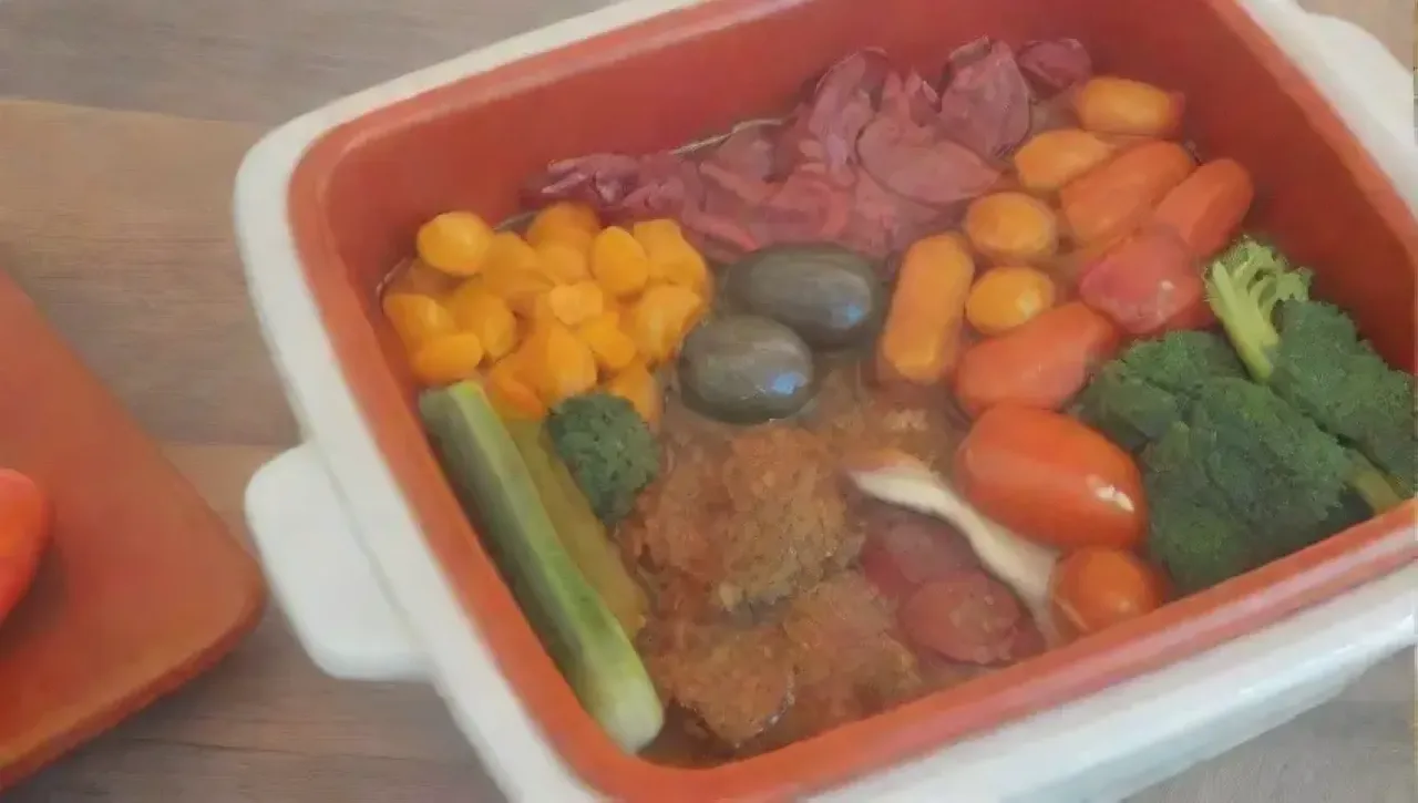 Una acogedora cocina con verduras frescas, sopa humeante y familia riendo