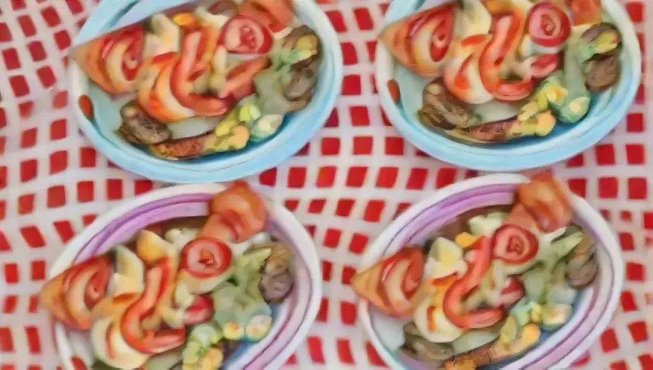 Una fiesta alegre con mini hamburguesas coloridas y risas