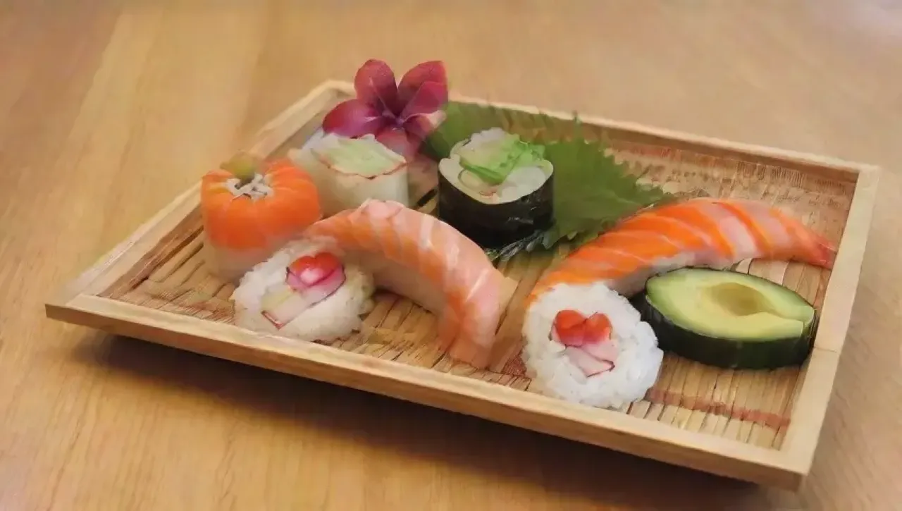 Un acogedor restaurante de sushi ofrece vibrantes rolls, un ambiente cálido y aromas deliciosos