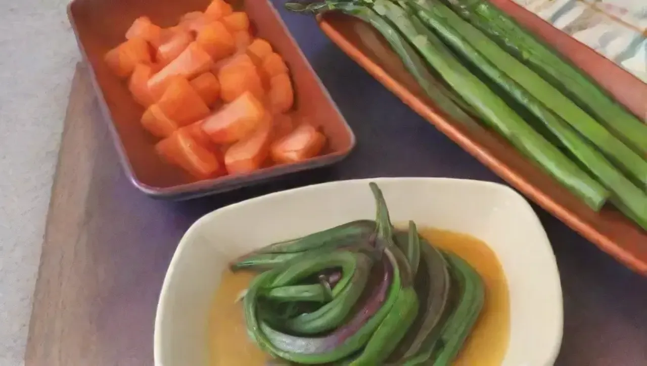 Una cocina acogedora y colorida, lista para un festín de verano