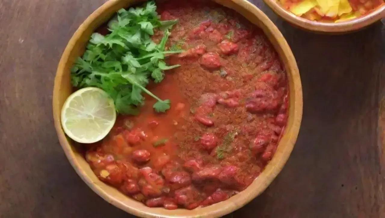 Un festín colorido de especias y frescura en una acogedora cocina