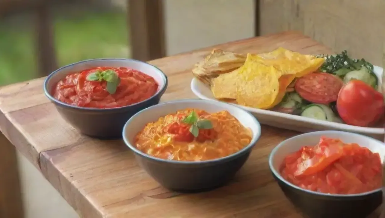 Una cocina acogedora y colorida llena de ingredientes frescos y aromas deliciosos