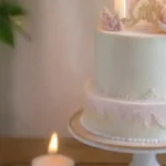 Cómo hacer un pastel de boda elegantemente decorado en casa