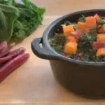 Cómo hacer una deliciosa sopa de col rizada y jamón