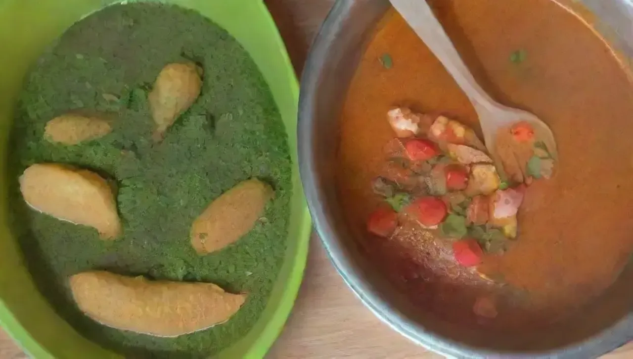 Una cocina acogedora llena de especias vibrantes y aromas deliciosos
