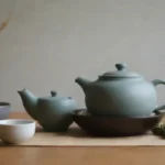 Colores tranquilos y diseño minimalista para una cocina zen