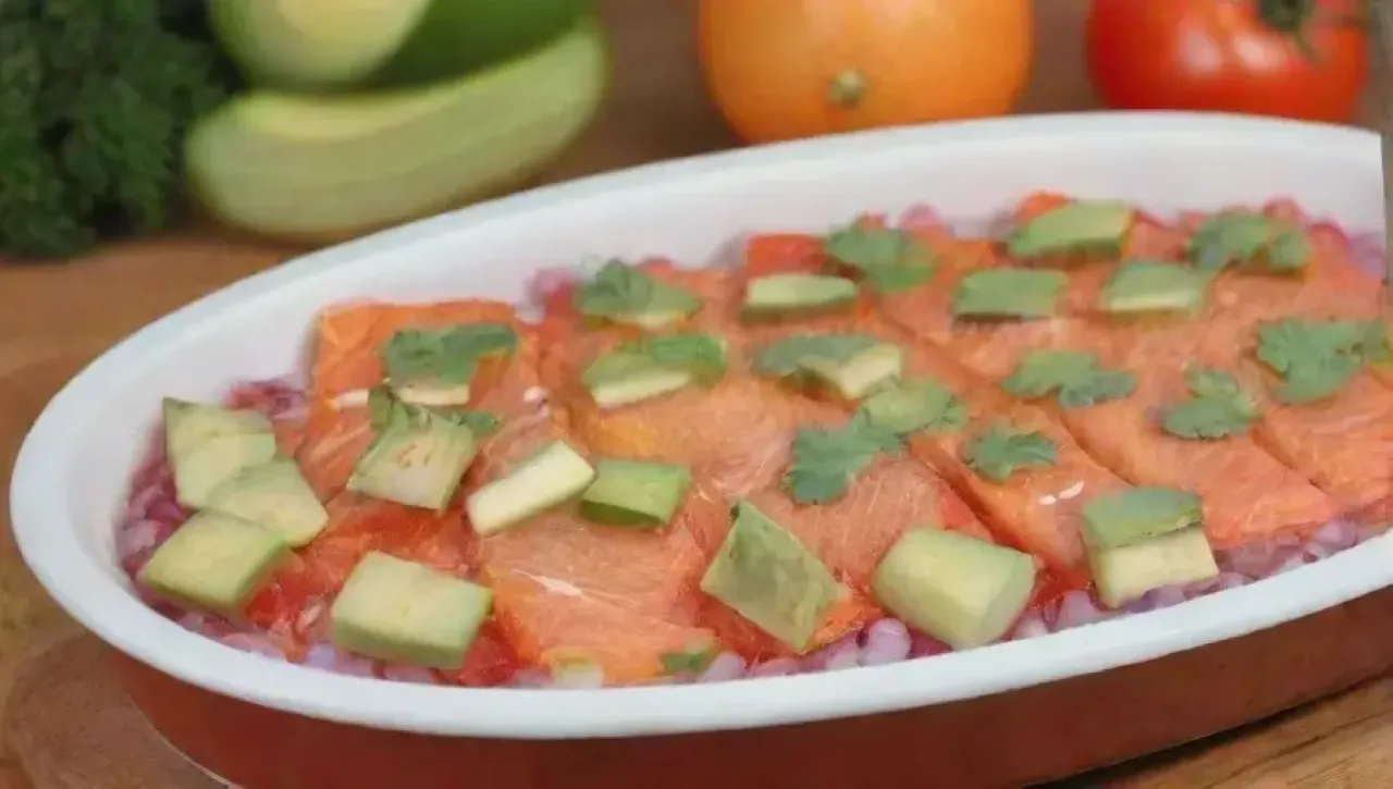 Ingredientes frescos y coloridos en una cocina soleada