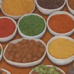 Comida etíope colorida y festiva con sabores únicos y presentación atractiva