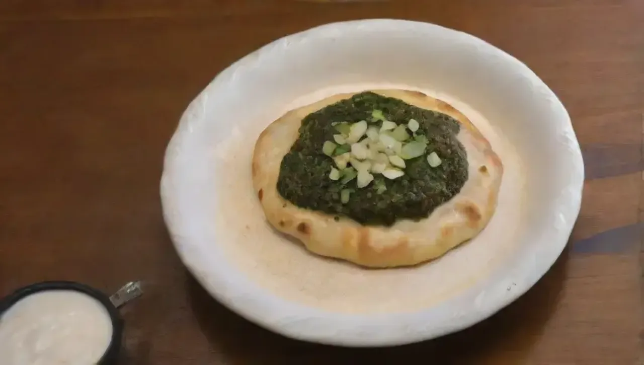 Una cocina rústica y acogedora llena de ingredientes y aromas para hacer naan