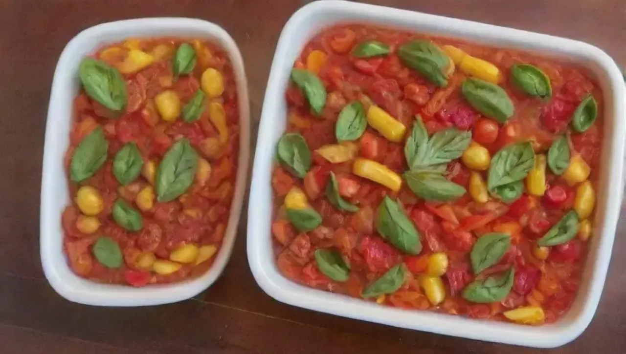 Una colorida y acogedora reunión de amigos con deliciosa comida y un ambiente encantador