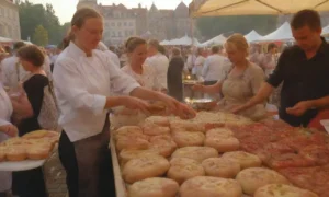 Festivales de comida checa con platos deliciosos y ambiente vibrante
