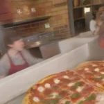 Por qué todos hablan del restaurante de pizza al estilo napolitano