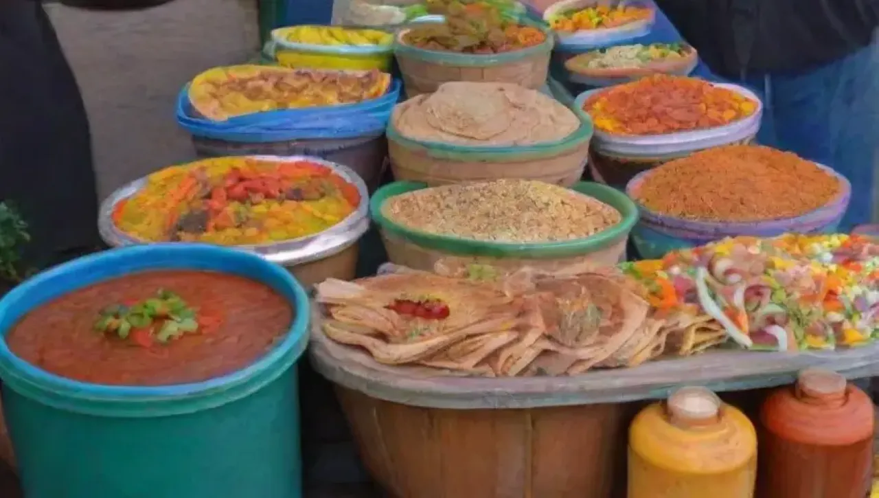 Un bullicioso mercado lleno de colores, sabores y tradiciones