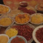 Platos coloridos y festivos con recetas tradicionales y aromas invitantes