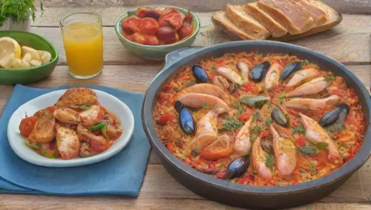 Una colorida paella en un ambiente mediterráneo celebra la tradición familiar