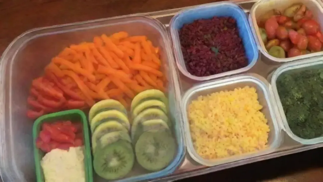 Comida vibrante y saludable presentada de manera atractiva