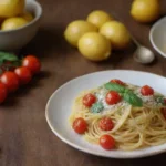 Platos de pasta ligeros y frescos con ingredientes vibrantes del verano italiano