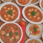 Diez recetas fáciles de cocina serbia con instrucciones paso a paso y presentación colorida