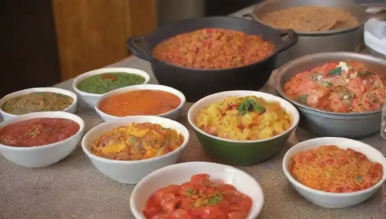 Una celebración culinaria llena de colores, sabores y risas en una cocina vibrante