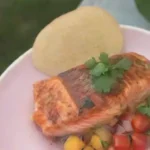 Cómo se hace un salmón a la parrilla con salsa de mango exquisito